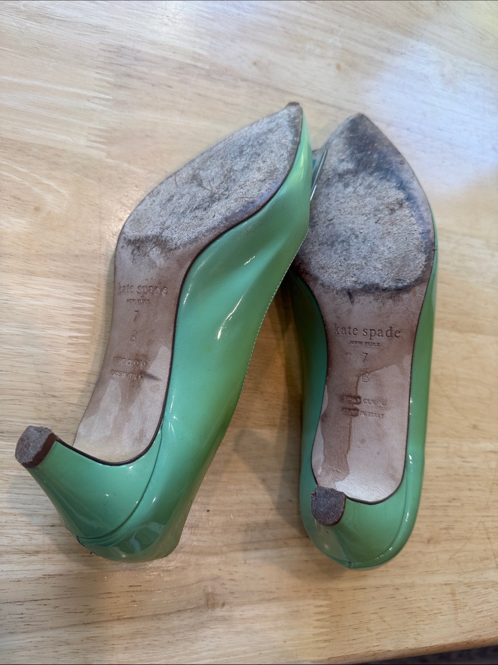 kate spade green patent pumps with lucite turquoise square accent 7B - Picture 6 of 8